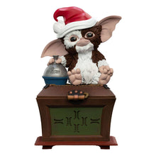 Załaduj obraz do przeglądarki galerii, Gremlins Mini Epics Vinyl Figure Gizmo with Santa Hat Limited Edition 12 cm