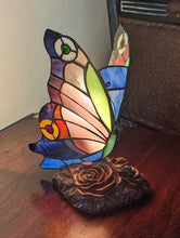 Afbeelding in Gallery-weergave laden, Tiffany Style Table Lamp Butterfly Glass Shade
