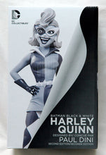 Cargar imagen en el visor de la galería, Batman Harley Quinn Black &amp; White Statue - The Celebrity Gift Company
